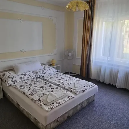 Bango Vendeghaz 3* Hévíz