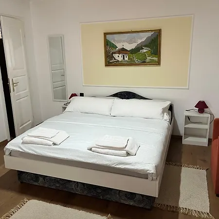 Bango Vendeghaz Πανσιόν
