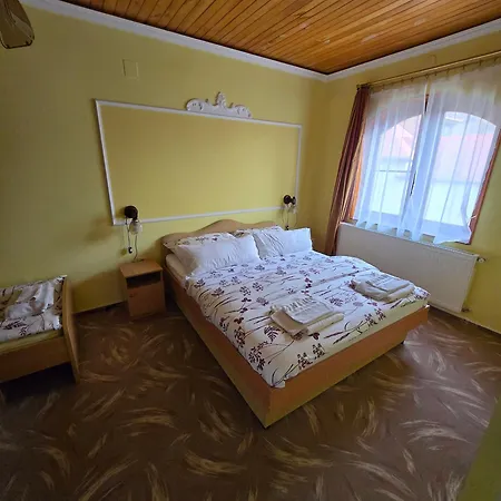Bango Vendeghaz Guest house Heviz